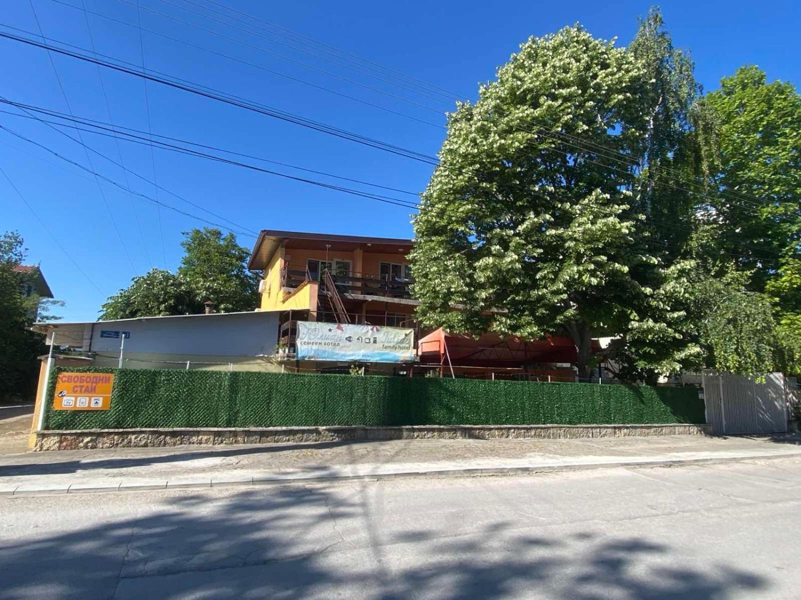 Family Hotel Julian Kranevo Εξωτερικό φωτογραφία