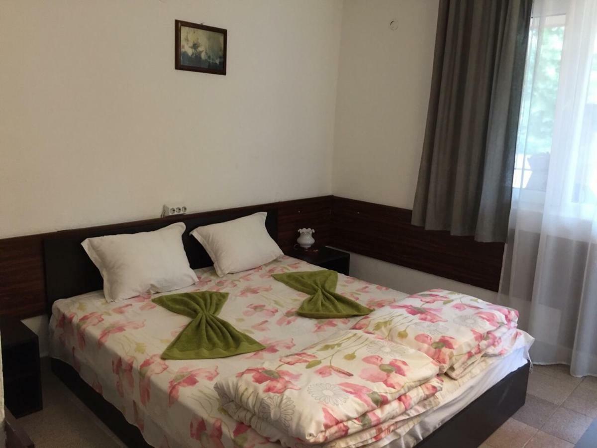 Family Hotel Julian Kranevo Εξωτερικό φωτογραφία